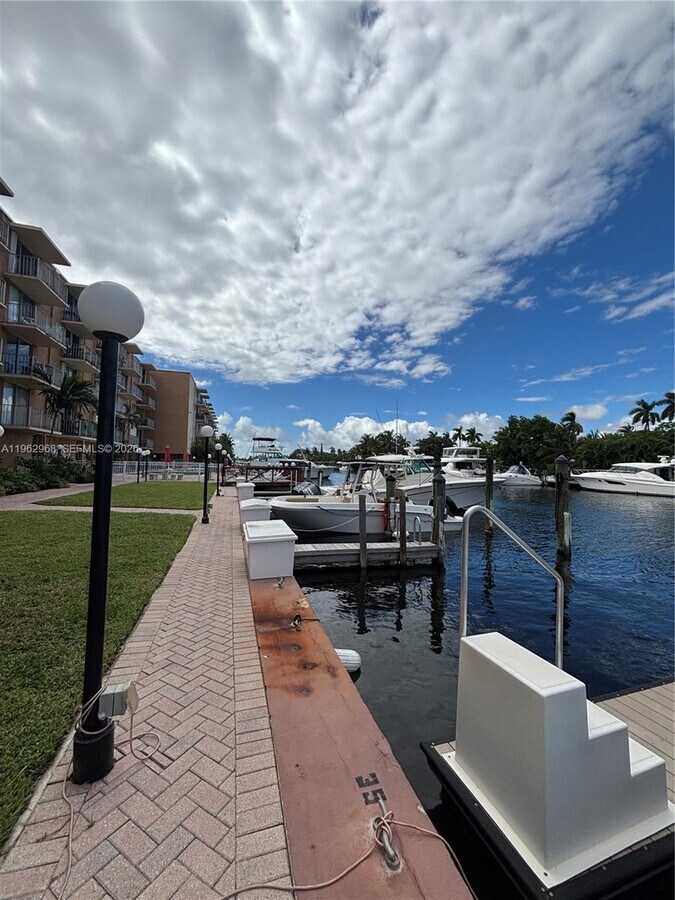 Photo - 1777 SE 15th St Unidad 320