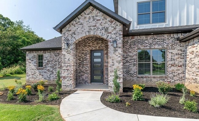 Photo - 714 King Arthur Dr