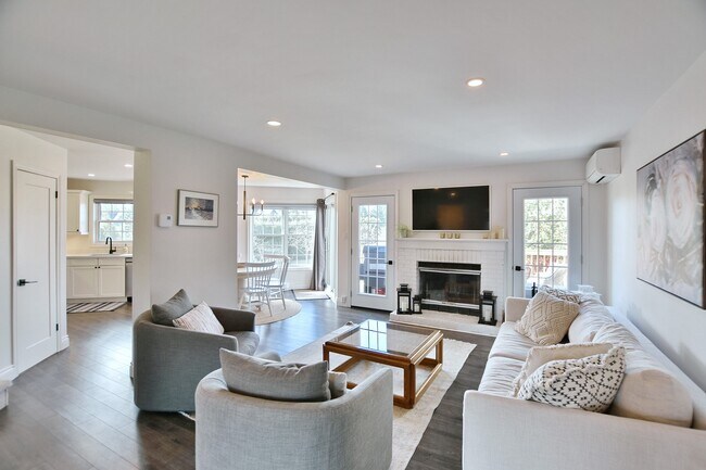 Photo - 150 Victoria St S