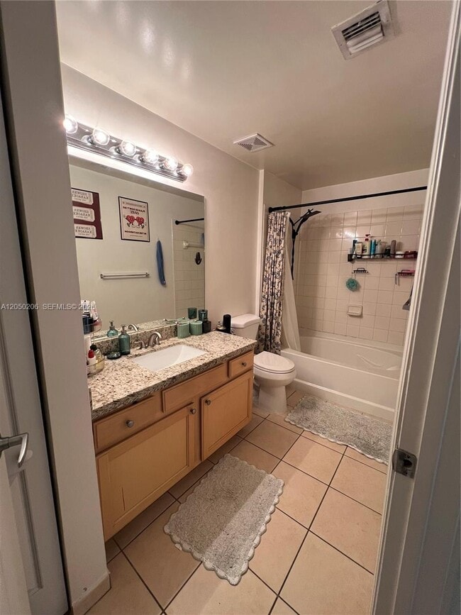 Photo - 6001 SW 70th St Unidad 421