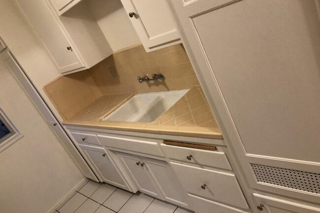 Kitchen - 1041 Euclid St Unit D