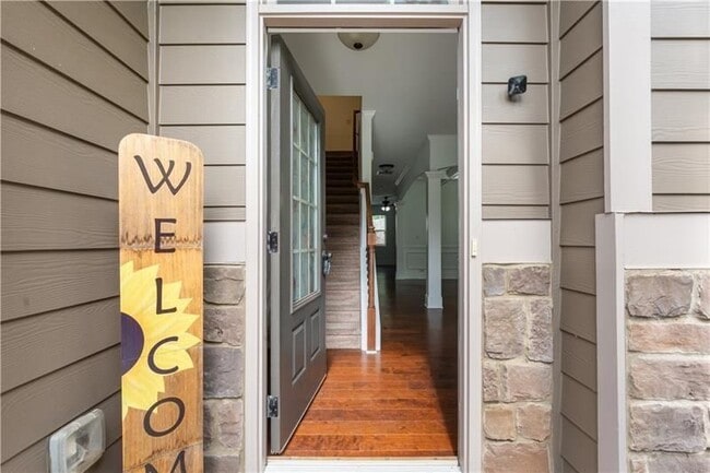 Photo - 2080 Redbarn Court