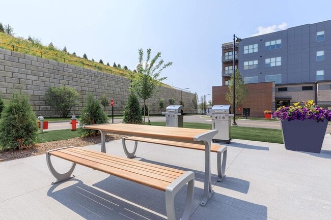 OUTDOOR GRILLS - Heron Mill