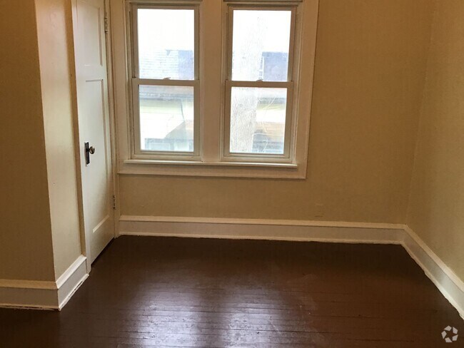 Building Photo - 2977-2979 N. 6th St. Unit Upper Rental
