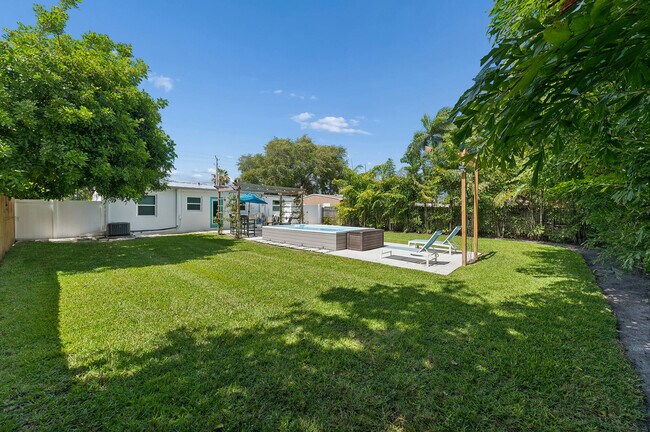 Photo - 127 SW 10th Ave