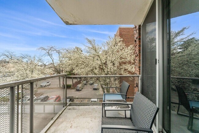 Photo - 19 Winchester St Unidad 312 Rental