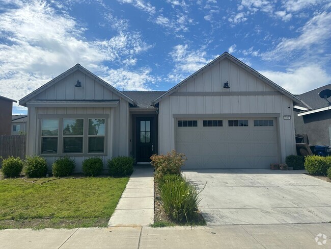 Building Photo - Beautiful 3 BEDS & 2 BATH Home Close to UC...