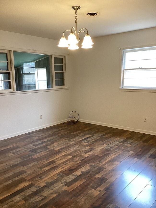 Photo - Spacious 3 Bedroom! Close to ENMU Campus in Portales!  Pets Welcome!