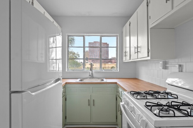 Photo - 306 Lakeview St Unit 102