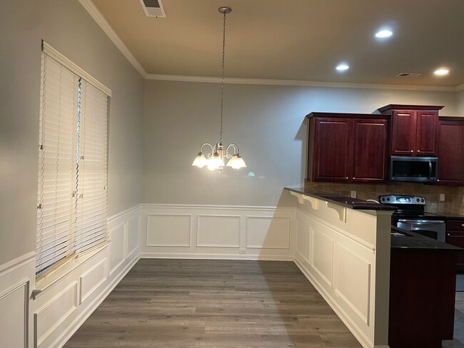 Photo - 527 Telegraph Dr