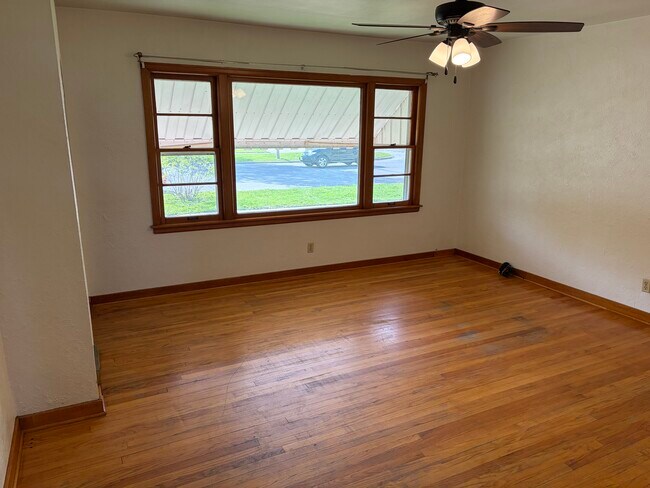 Photo - 335 S Garrard St