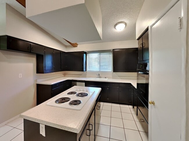 Photo - No Application Fees* $500 off 1st month rent*
