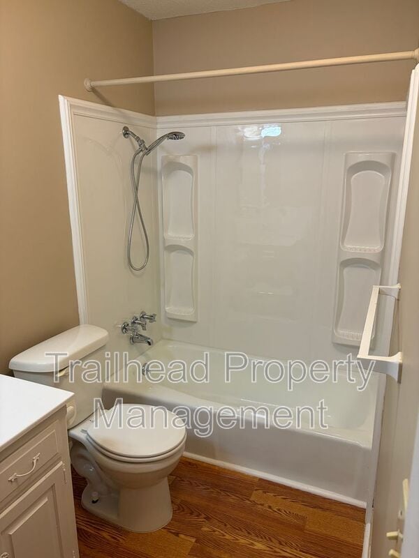 Photo - 5884 W 58th St