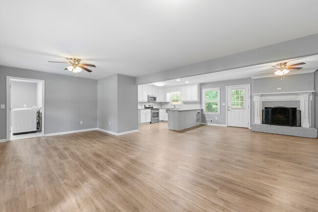 Photo - 1300 Milstead Ave NE