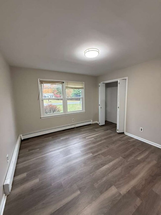 Photo - 153 Cedar Swamp Rd