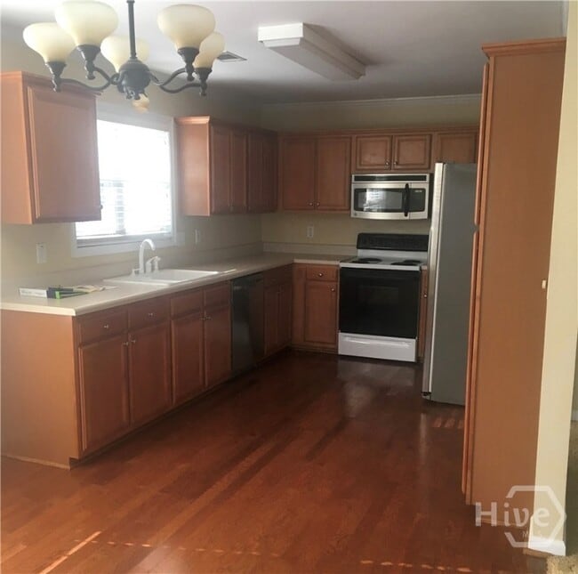 Photo - 350 Brickleberry Ridge