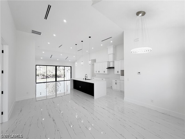 Photo - 2607 49th St W