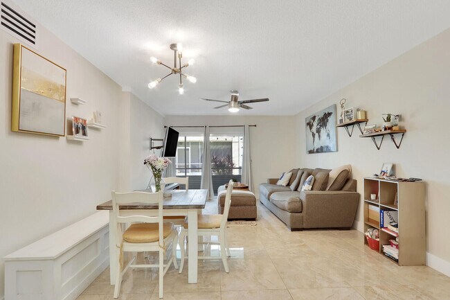 Photo - 10693 N Military Trl Unidad 15