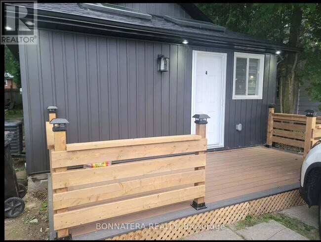 Photo - 687 Innisfil Beach Rd