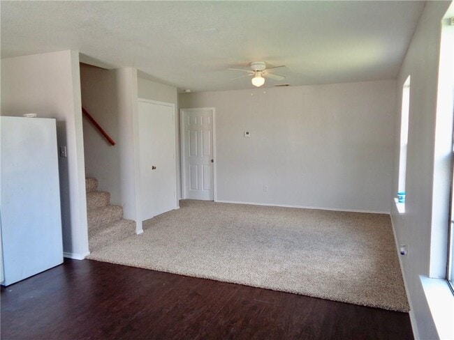 Dinning area - 404 Kings Way Dr