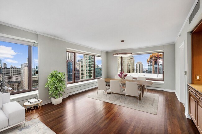 Photo - 161 E Chicago Ave Unit 31E