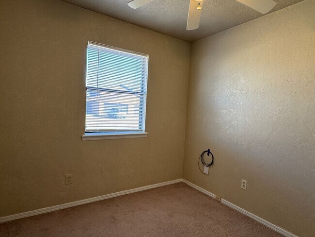 Photo - 2704 NW Friar Tuck Ln