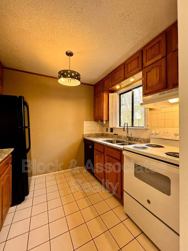 Photo - 131 Cedar Cove Ln