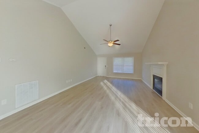 Photo - 113 Cobblestone Cir
