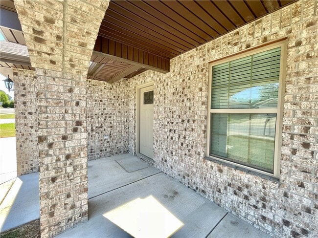 Photo - 1702 S K Pl