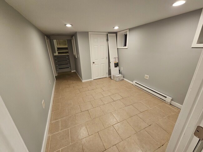 97 Hawkins St Unit 2
