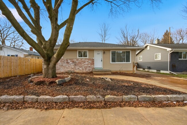 Building Photo - 3607 Sunridge Dr