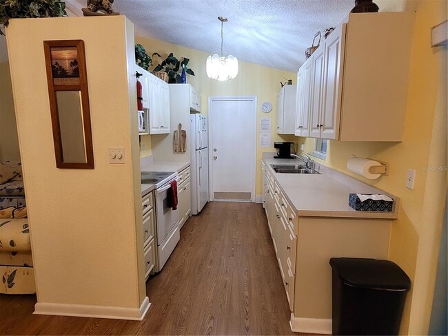 Photo - 13288 Fowler Ave