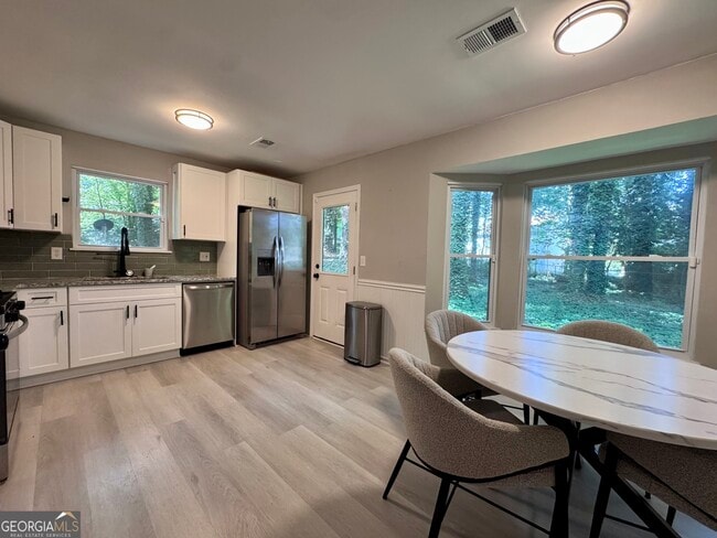 Photo - 3814 Whaley Ct SW