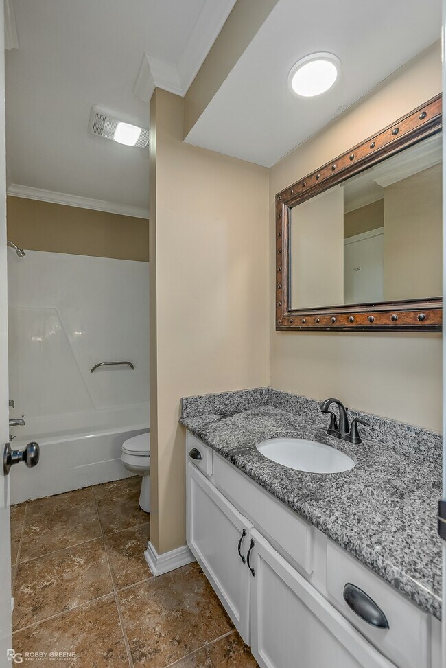 Photo - 10101 Saratoga Dr