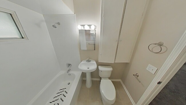 Photo - "Charming 3-Bedroom Home in Roseville - Cozy Living with 924 Sq Ft of Comfort!"