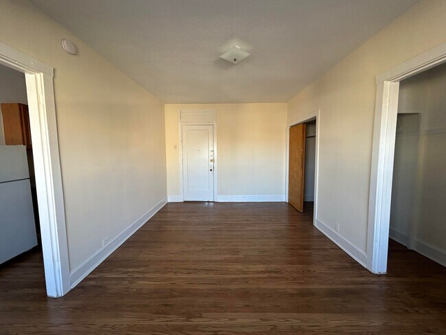 Photo - 2712 N Milwaukee Ave Unit 206