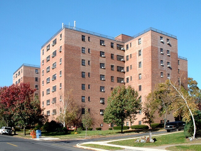 View from the southeast along Anderson Street - Berkley Arms Condominium