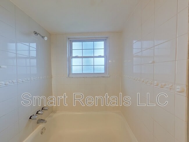 Photo - 6917 Colonial Woods Dr