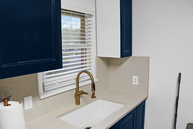 Photo - 3208 Gramercy Ave Apartments