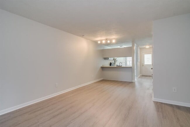 Photo - Move-In Ready 2BR/1.5BA Townhome with Wate...