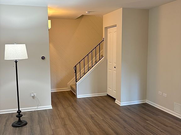 Photo - 410 Sunnybrook Ln
