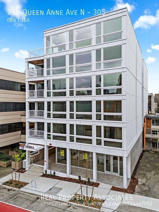 Building Photo - 215 Queen Anne Ave N Unit 305 Rental