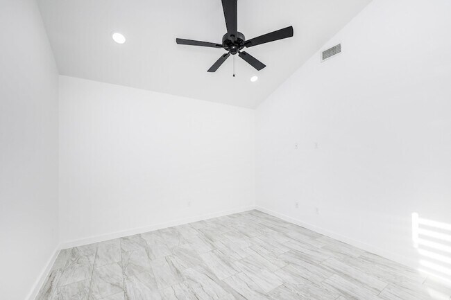 Photo - 3911 Casa Blanca Lake Rd