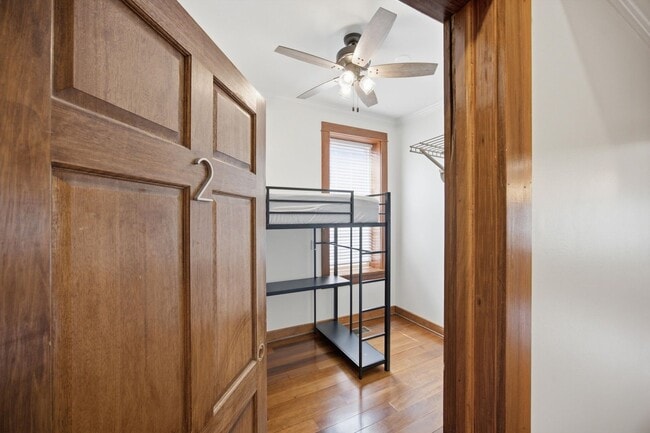Building Photo - 823 McCallie Ave Unit 2