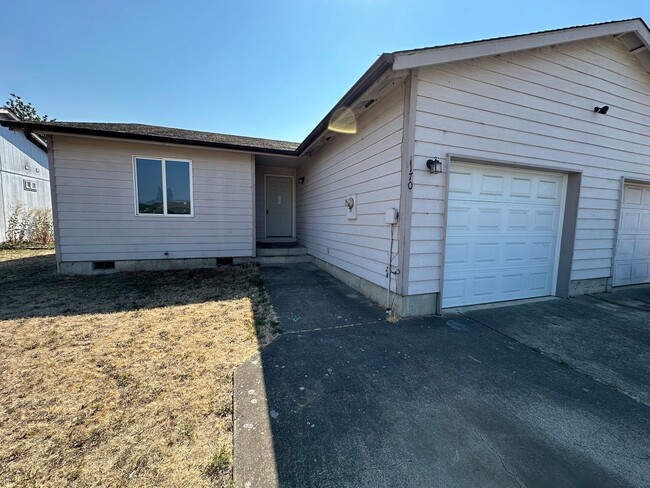 Single Level 3 Bedroom 2 Bath Unit With Ne... - Single Level 3 Bedroom 2 Bath Unit With Ne... Casa