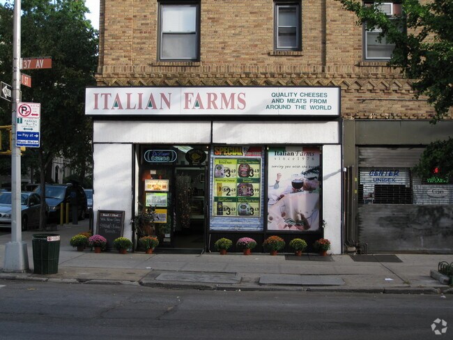 Photo - Ravenna Court