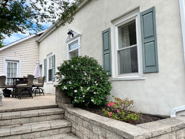 Photo - 301 W Market St Unit Carriage house