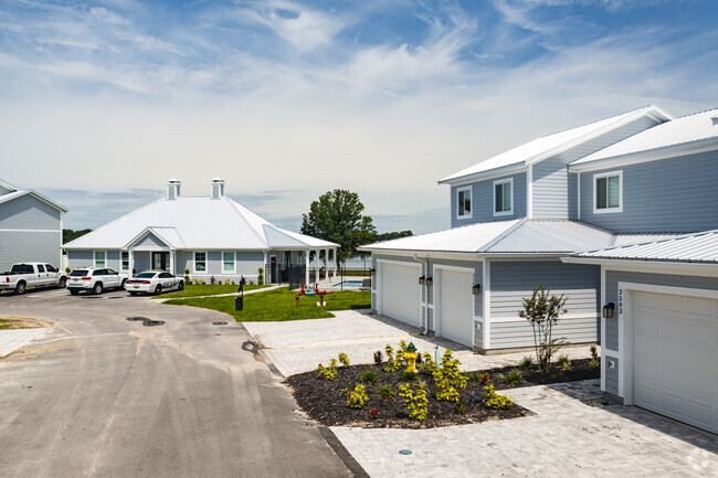 Building Photo - The Townhomes of Evergreen on Lake Idylwild