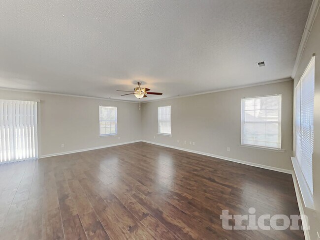 Photo - 223 Pebblestone Dr