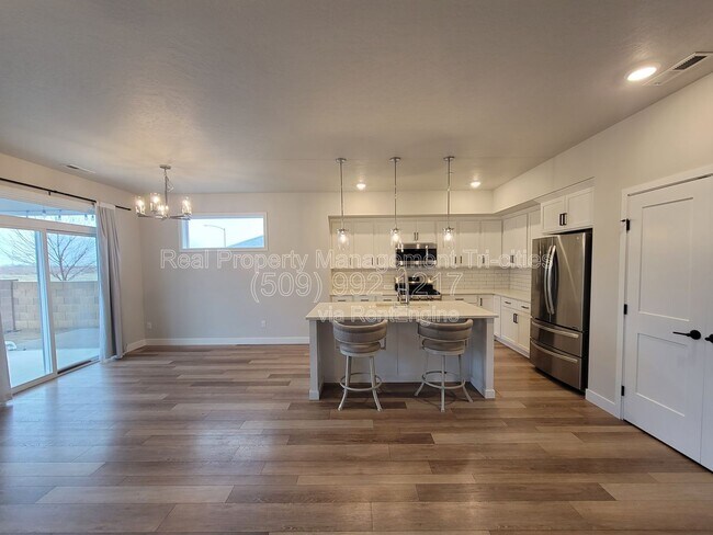 Photo - 2522 Morris Ave